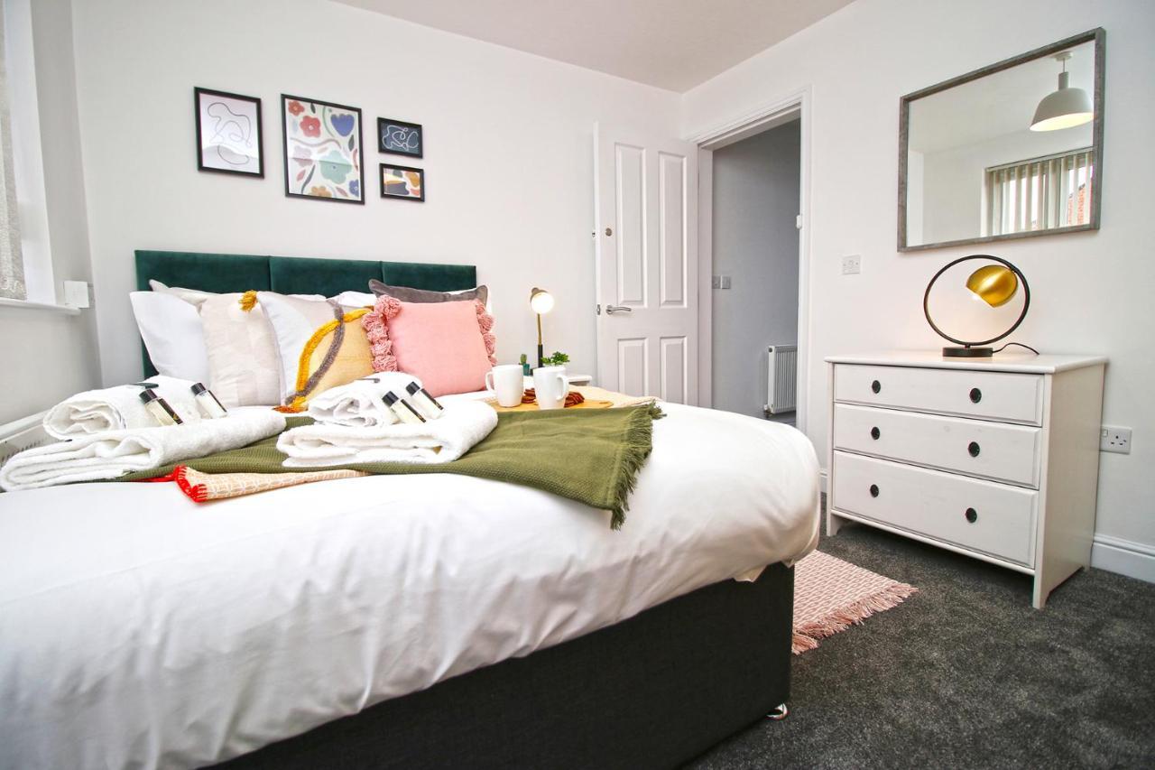Dock House - 5 Bedroom House - Sleeps 7 นิวพอร์ต ภายนอก รูปภาพ