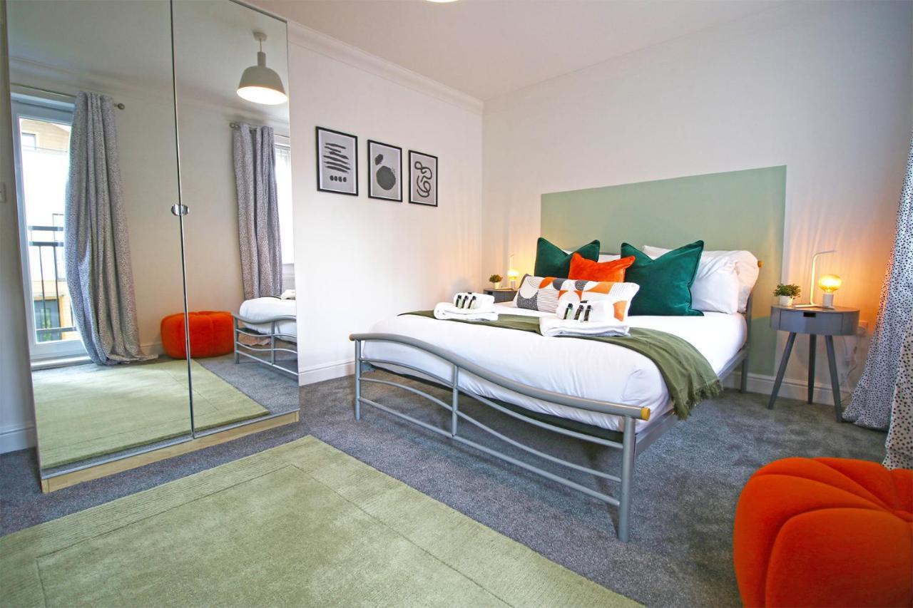 Dock House - 5 Bedroom House - Sleeps 7 นิวพอร์ต ภายนอก รูปภาพ